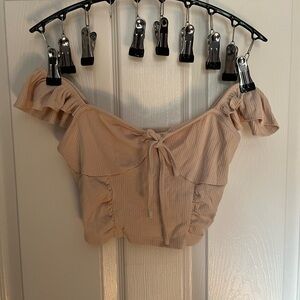 Woman’s cropped blouse